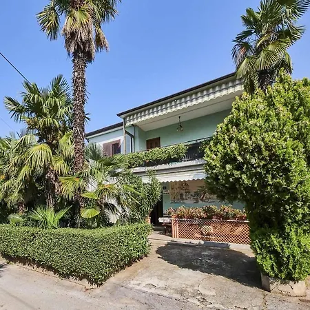 With A Parking Space - 7735 Umag