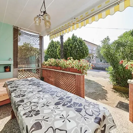 Apartamento With A Parking Space - 7735 Umag