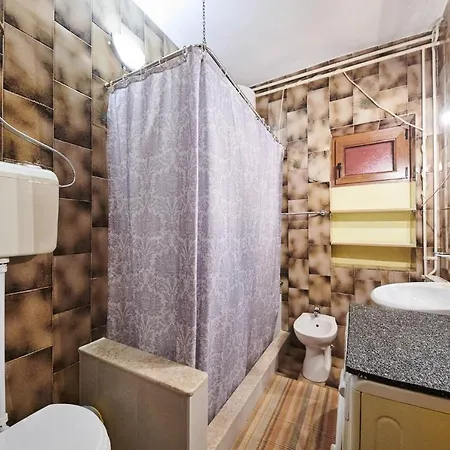 Apartman With A Parking Space - 7735 *