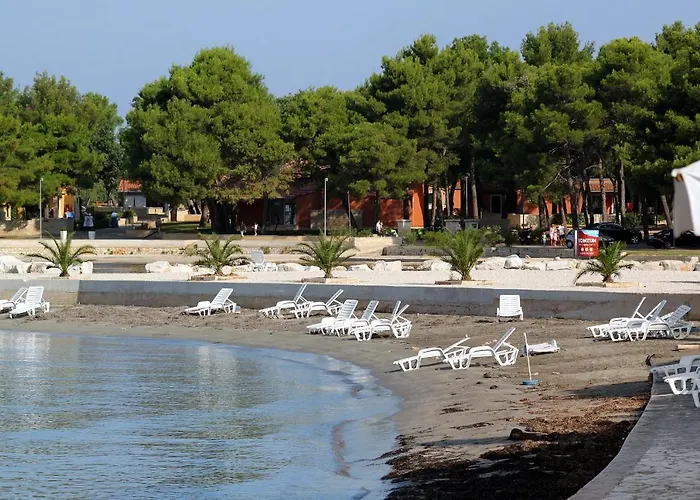 With A Parking Space - 7735