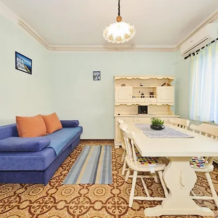 With A Parking Space - 7735 * Umago